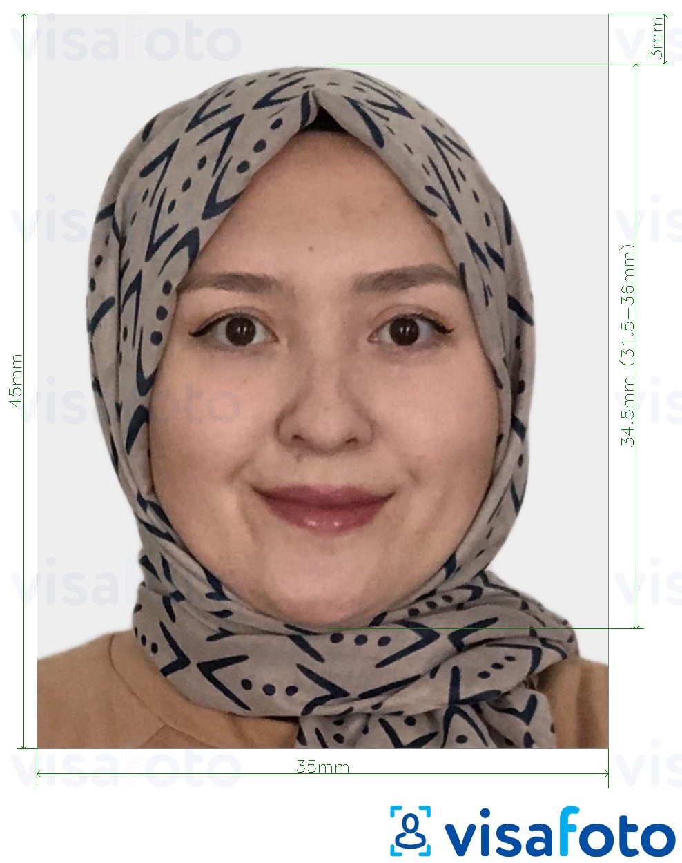 Contoh dari foto untuk Visa Kyrgyzstan 35x45 mm (3,5x4,5 cm) dengan ukuran spesifikasi yang tepat