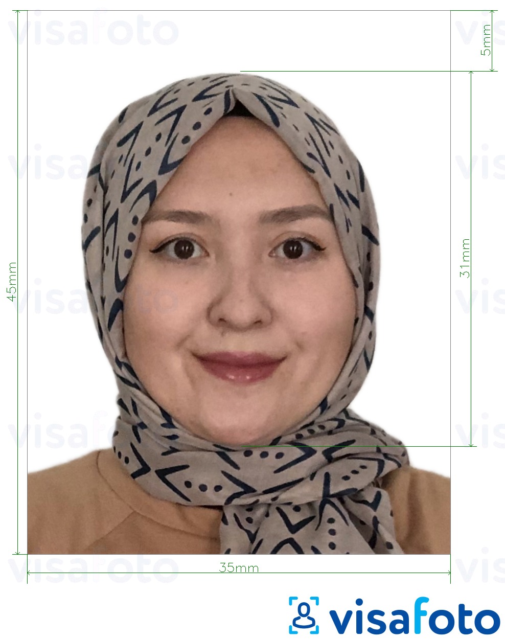 Contoh dari foto untuk Malaysia Visa 35x45 mm latar belakang putih dengan ukuran spesifikasi yang tepat